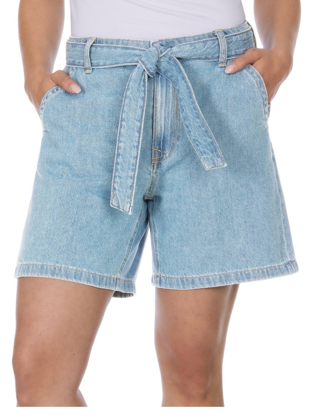 NWT Tommy Hilfiger women Light Blue Denim Tie-Belt Shorts
